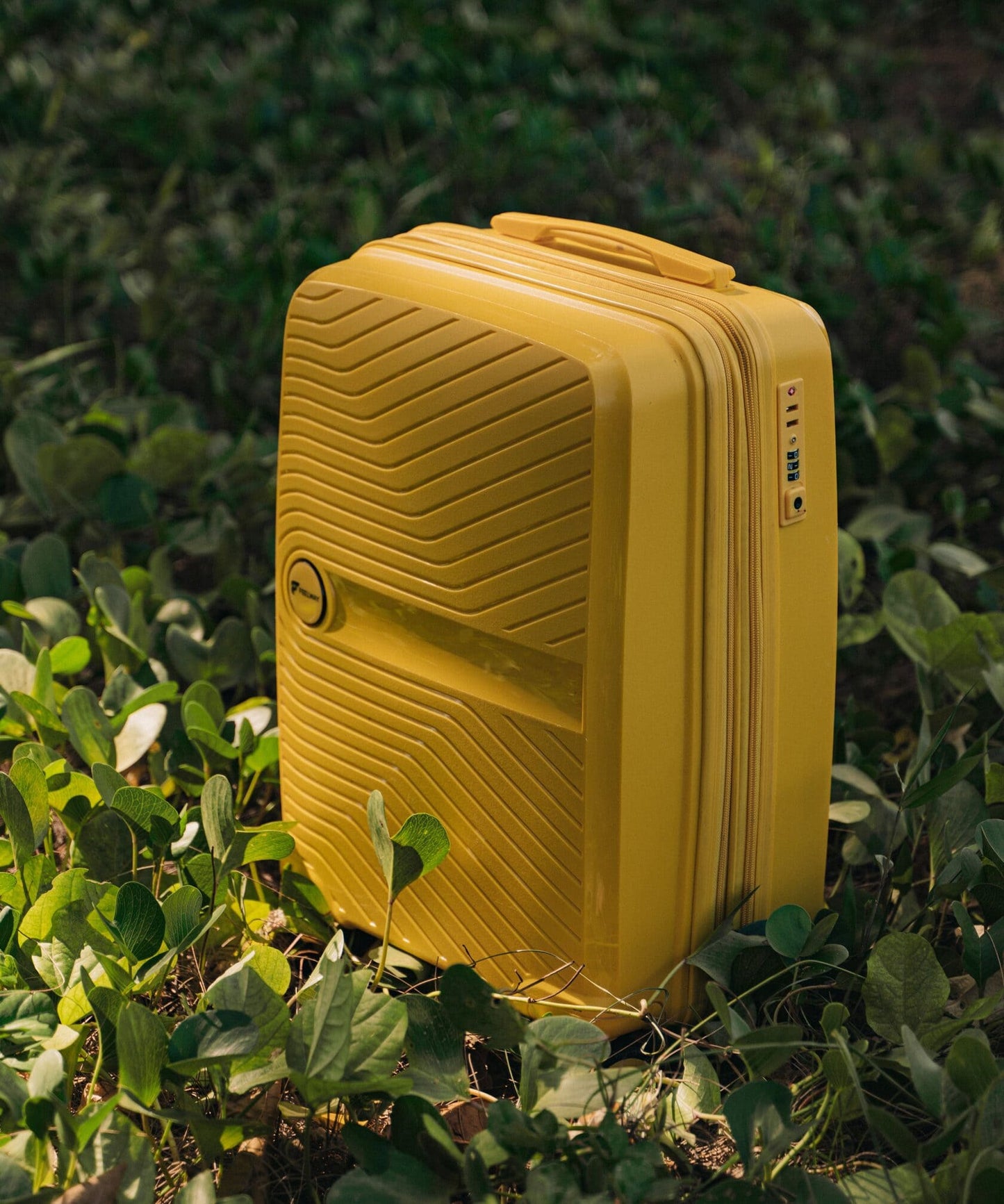 Suitcase yellow FEELWAY